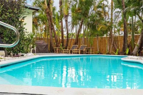 Boynton Beach House | Tropical Oasis with Heated Pool