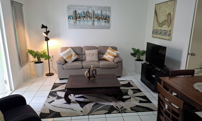 Willemstad Apartment | Tropical palm resort is a nice quiet and safe place to stay with friends or fam