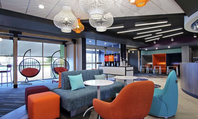 Bryan Hotel | Tru by Hilton Bryan College Station