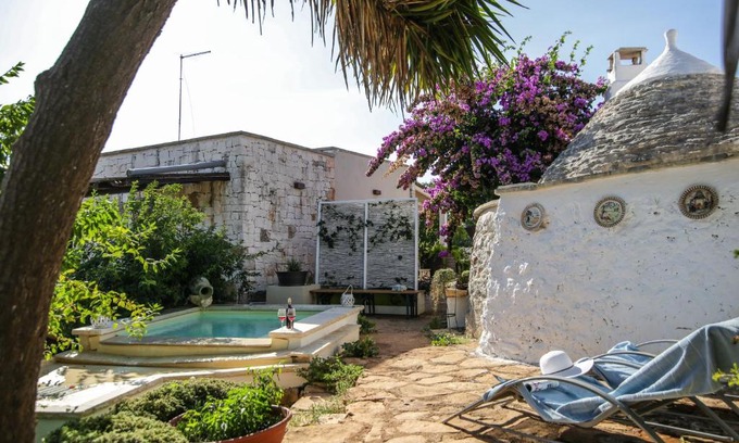 Ceglie Messapica House | Trullo Madia e Dimora Giorgio
