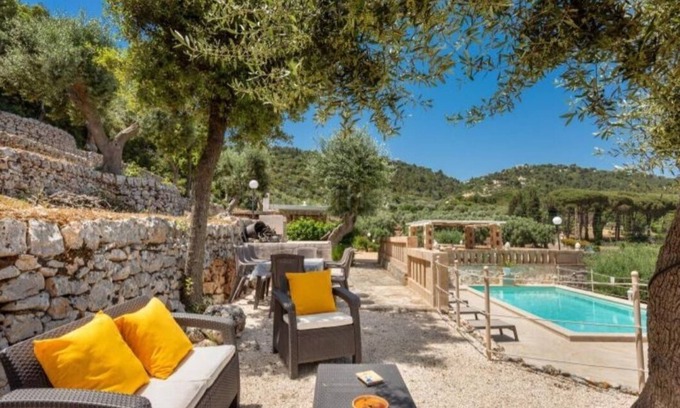Selva di Fasano House | Trullo Monte Cannone mono+swimming pool