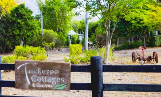 Rathdowney House | Tuckeroo House and Gardens - min 2 nights