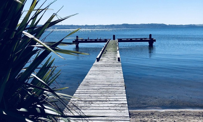 Kawaha Point House | Tui Brand New Lakefront accommodation Whole House