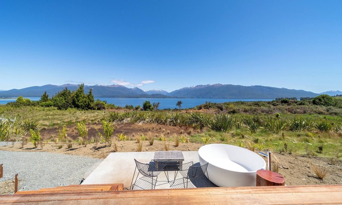 Te Anau Cabin | Tukare Lookout
