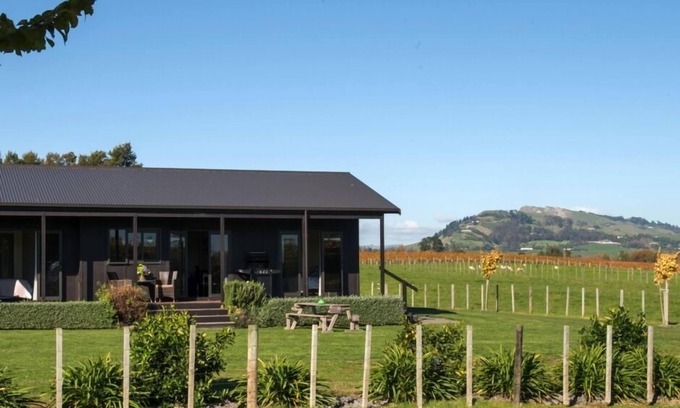 Haumoana Cottage | Tuki Tuki Cottages. Chardonnay Cottage