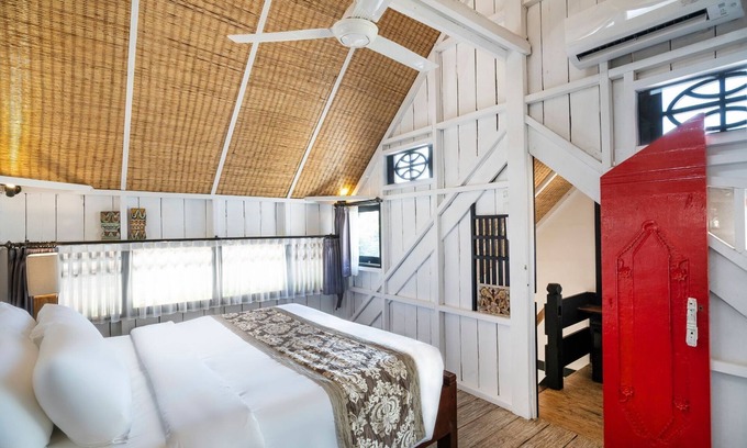 Purwakerti Cottage | TULAMBEN Japanese-style bedroom in East of Bali