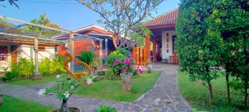 Anturan House | Tunjung guest house lovina beach