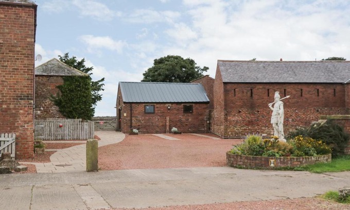 Wing House | Turret