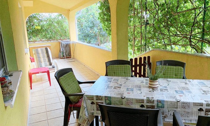 Liznjan Apartment | Two bedroom apartment with terrace Ližnjan, Medulin (A-11158-a)