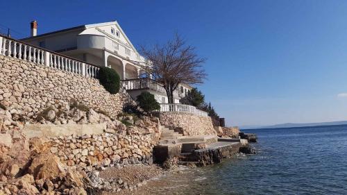 Baric Draga Apartment | Two-Bedroom Apartment in Baric Draga I
