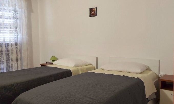 Mrljane Apartment | Two bedroom apartment with terrace and sea view Mrljane, Pašman (A-20850-a)