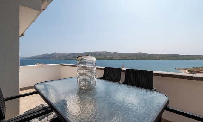 Zubovici Apartment | Two bedroom apartment with terrace and sea view Zubovići, Pag (A-9365-a)