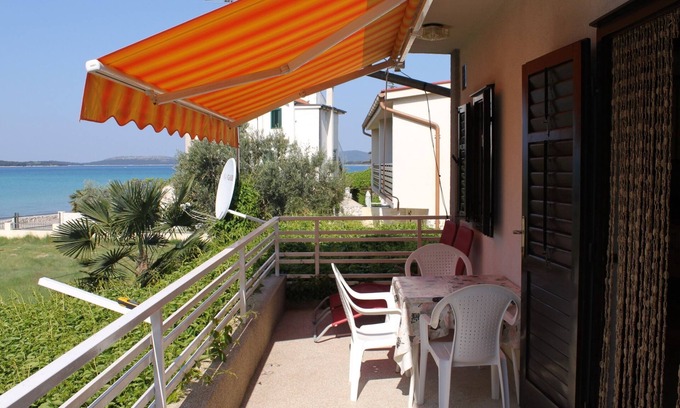 Zaboric Apartment | Two bedroom apartment near beach Žaborić, Šibenik (A-6097-a)