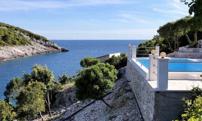 Rasohatica Apartment | Two bedroom apartment near beach Cove Rasohatica, Korčula (A-9699-a)