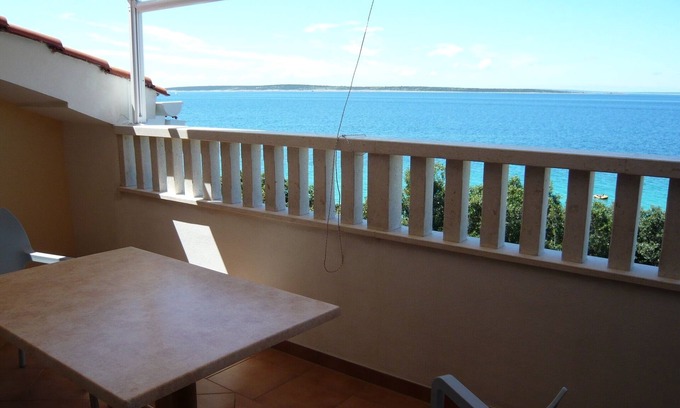 Mandre Apartment | Two bedroom apartment near beach Mandre, Pag (A-6518-d)