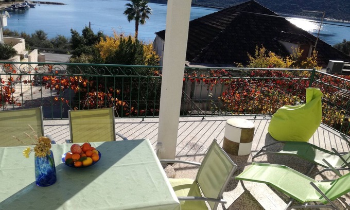 Marina Apartment | Two bedroom apartment with terrace and sea view Marina, Trogir (A-14191-b)