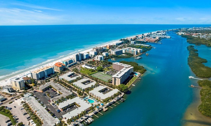 Indian Shores Condo | Two Bedroom ground floor condo on the intercoastal across from the beach
