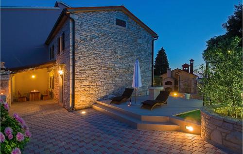 Rebici House | Two-Bedroom Holiday Home With A Fireplace In Barban