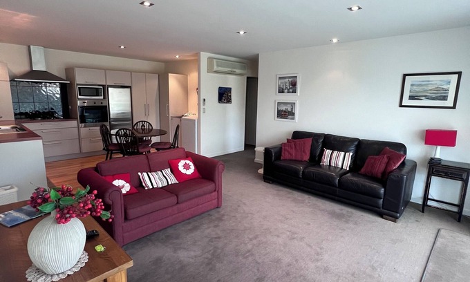 Wanaka Apartment | Two bedroom self contained apartment in beautiful Wānaka