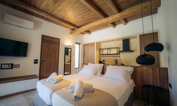 Ios Villa | Two Bedroom Villas Private Pool Garden View