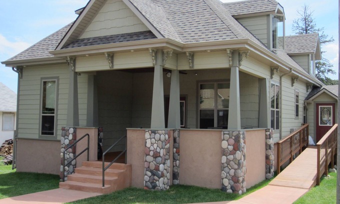 Custer House | Two Blocks from Downtown Custer-SHOP, EAT, EXPLORE