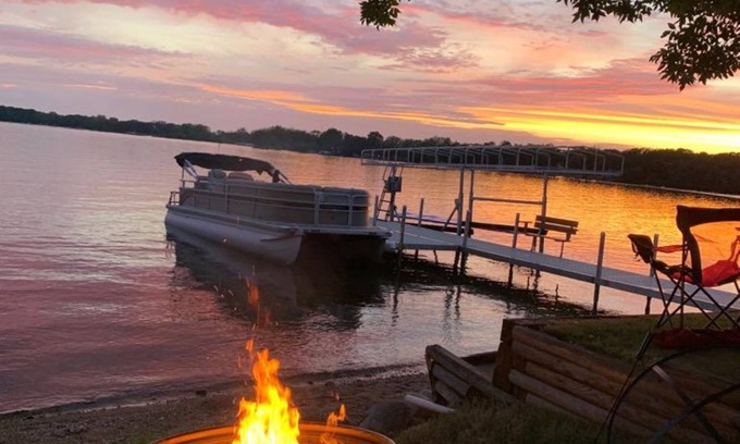 Litchfield House | Two cabin property on beautiful Lake Minnebelle - perfect for families!