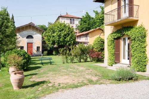 Villa Guardia Apartment | Two floors APT with shared pool and parking!