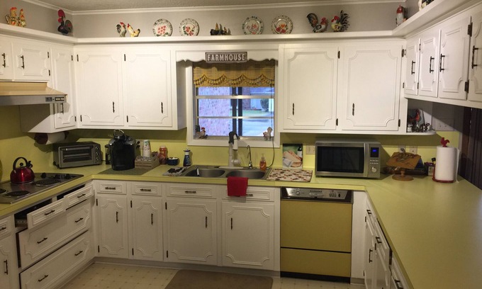 Bryan House | Two king beds, 2300 sf in vintage home in quiet neighborhood 10 min. from A&M.