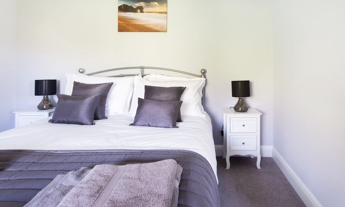 West Compton Cabin | Two luxury properties next to each other, 2 hot tubs, sleeps up to 10