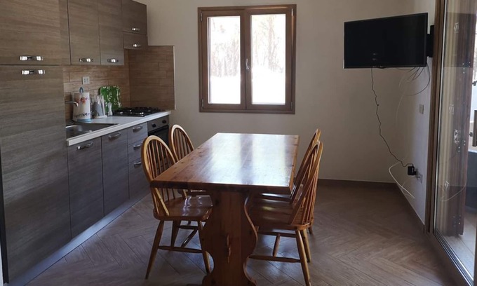 Iscra e Voes House | Two-room apartment a stone's throw from the sea
