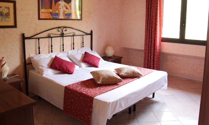 Noto House | Two-room apartment with internal veranda, two steps away from known, surrounded by greenery
