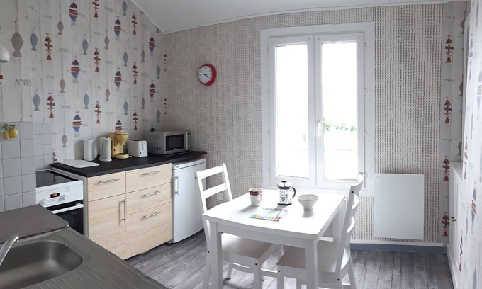 Loctudy Apartment | Two rooms 100 m from the sea