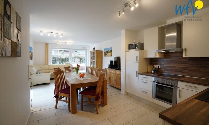 Borkum House | Two separate bedrooms and a terrace with garden!