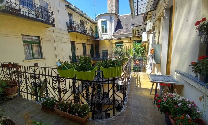 Ujlipotvaros Apartment | two separate bedrooms suite in the dowtown with extras