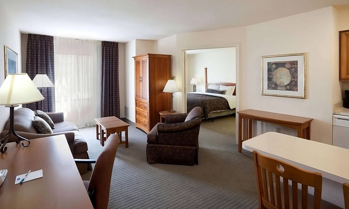 Vance Jackson Apartment | TWO Spacious 1BR Suite with Pool & Full Kitchen! Relaxing and Comfortable!