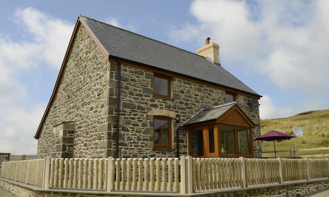 Glandyfi House | Ty ar y Mynydd in Machynlleth