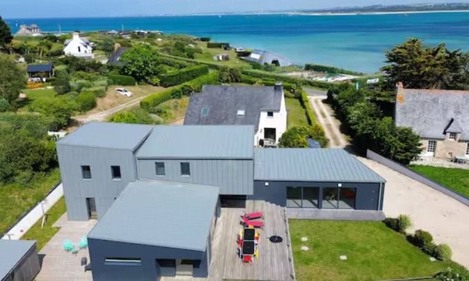 Plouneour-Brignogan-Plages Villa | Ty Koad, Indoor swimming pool 28°C, 5 bedrooms, perfect for families/friends