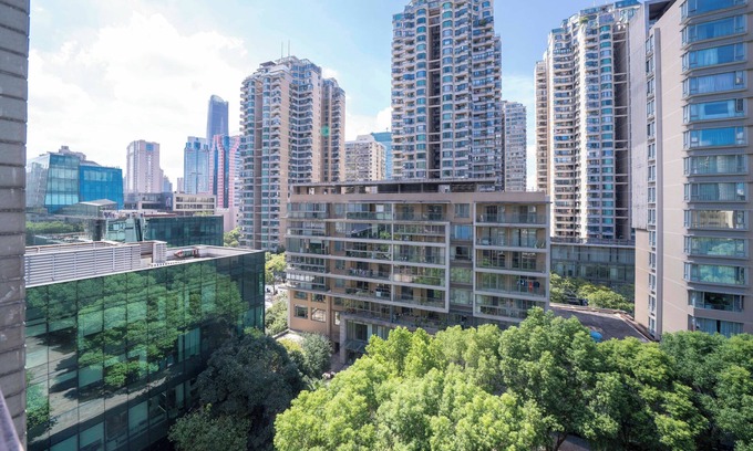 Xujiahui Bed & Breakfast | Tyms Elegant 3BR 2BA Apt Yongxin Century