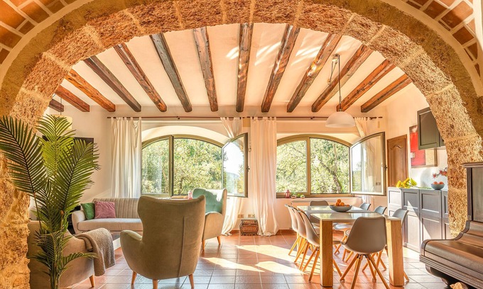 Boadella i les Escaules Cottage | Typical Cottage for 5 guest in tiny village