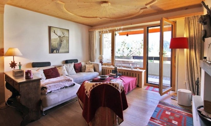Champfer Apartment | Typical Engadine house in a comfortable condominium with swimming pool