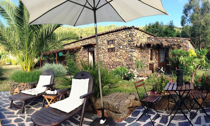 Icod de los Vinos Cottage | TYPICAL HOUSE CANARIA in stone and wooden ceilings Ideal for Families or Couples