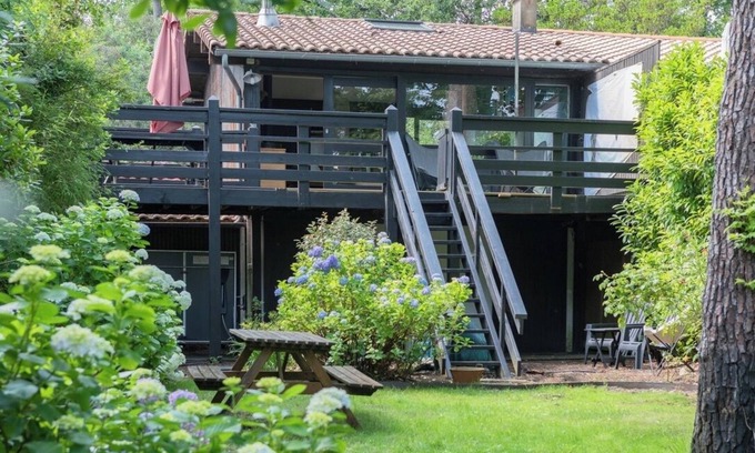 Lacanau Ski Chalet | Typical wooden chalet in the Marina, facing the lake