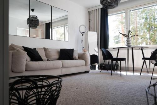 Salo Apartment | Tyylikäs hyvin varusteltu asunto. Oma autopaikka.