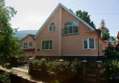 Polyana House | U Eli