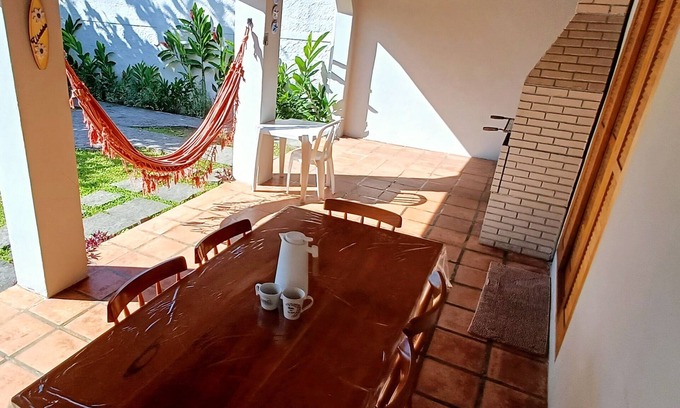 Barra da Lagoa House | Ubatuba beach house with garage spaces, flexible check-in and check-out