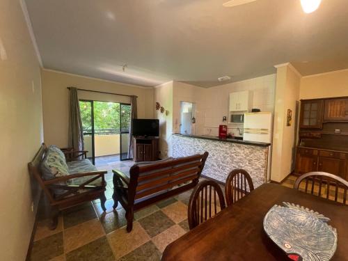 Downtown Ubatuba Apartment | Ubatuba Praia Das Toninhas - Salema 16B