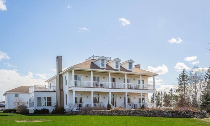 Owls Head House | Ultimate coastal vacation home