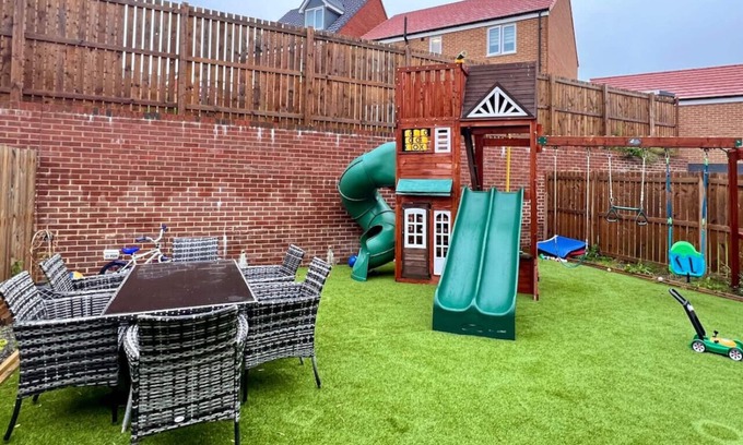 Durham House | Ultra Modern large 4 bed executive home Durham