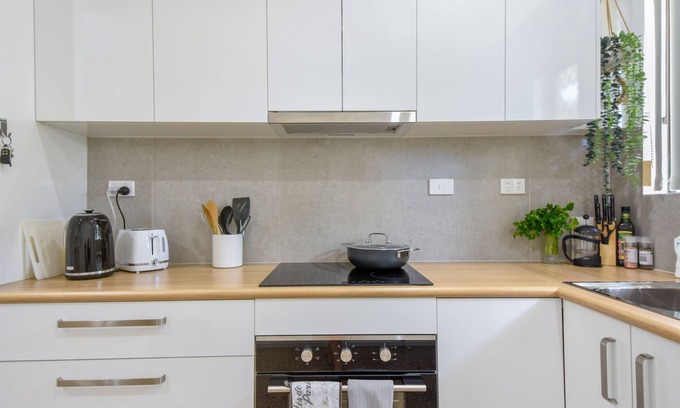 Karama Apartment | Ultra modern Unit with Pool