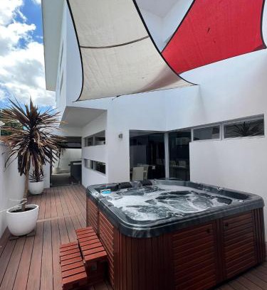 Beaconsfield House | Ultra Stylish Fremantle Area